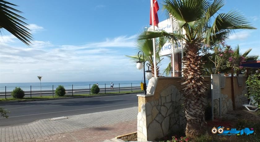 درب ورودی هتل آکرو پل بیچ